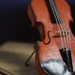 AJ031 Orange Vintage Violin 1:2 
